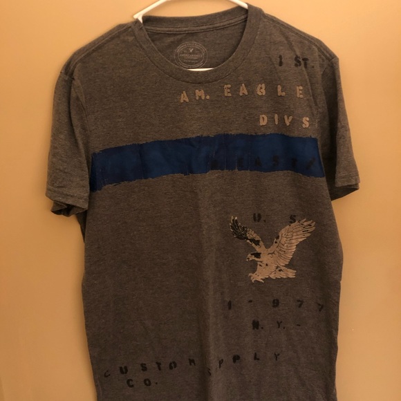 American Eagle Mens lightly worn T-Shirt. Size L. - Picture 1 of 1